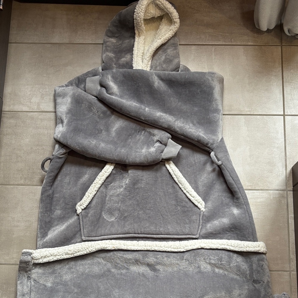 Cozy Gray Hooded Blanket Sweatshirt